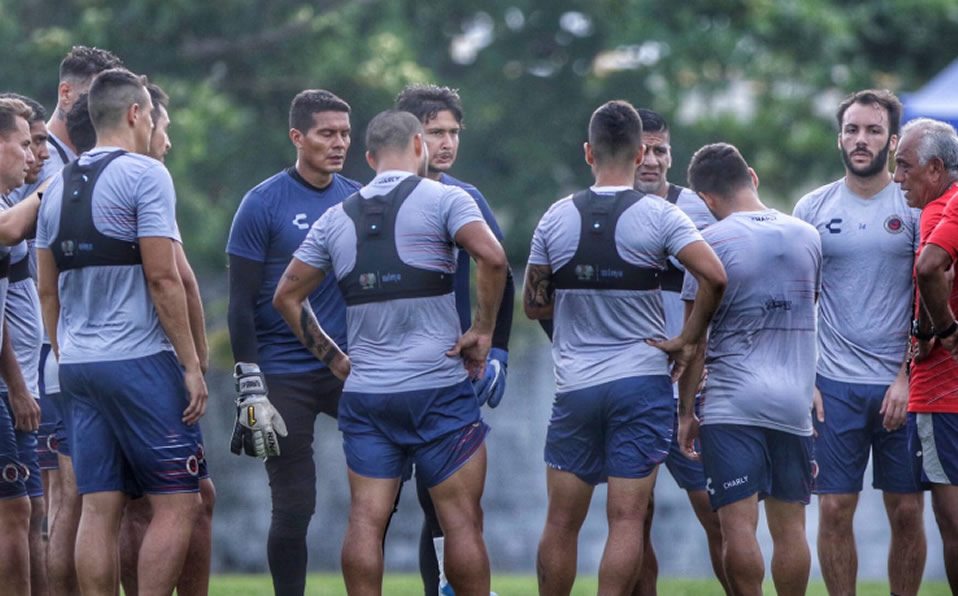 Los problemas financieros siguen aquejando al club. (clubtiburones)
