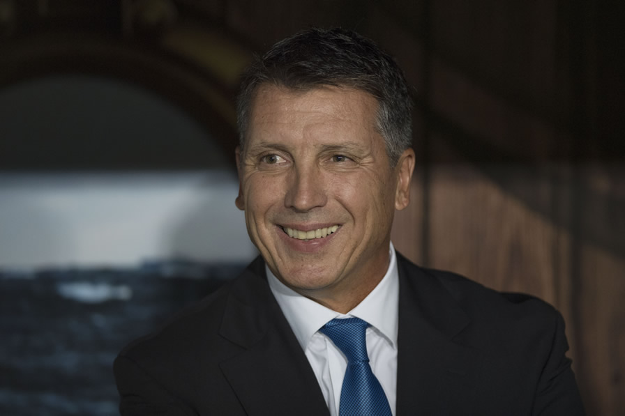 A Siboldi se le desdibujó la sonrisa. (Fotos: Imago 7 y Mexsport)