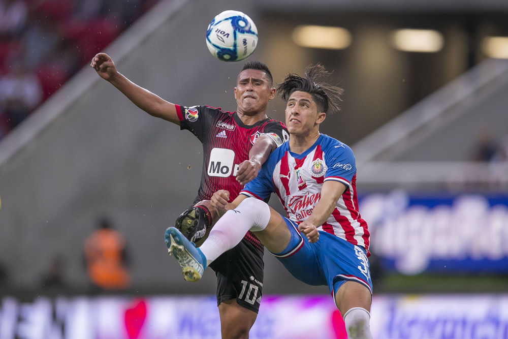 Así se juega un clásico (FOTO: Mexsport)