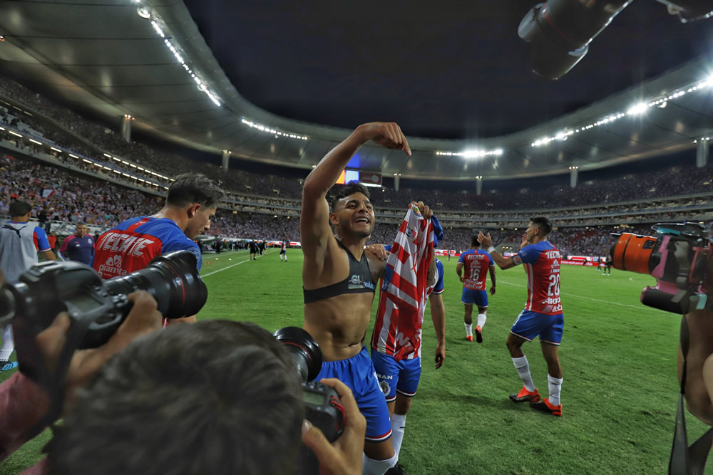 Chivas volvió a sonreír en el Clásico (FOTO: Imago7)