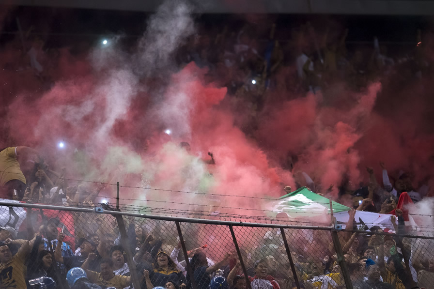 Y las gradas se tiñeron de verde, blanco y rojo. (Foto: Mexsport)