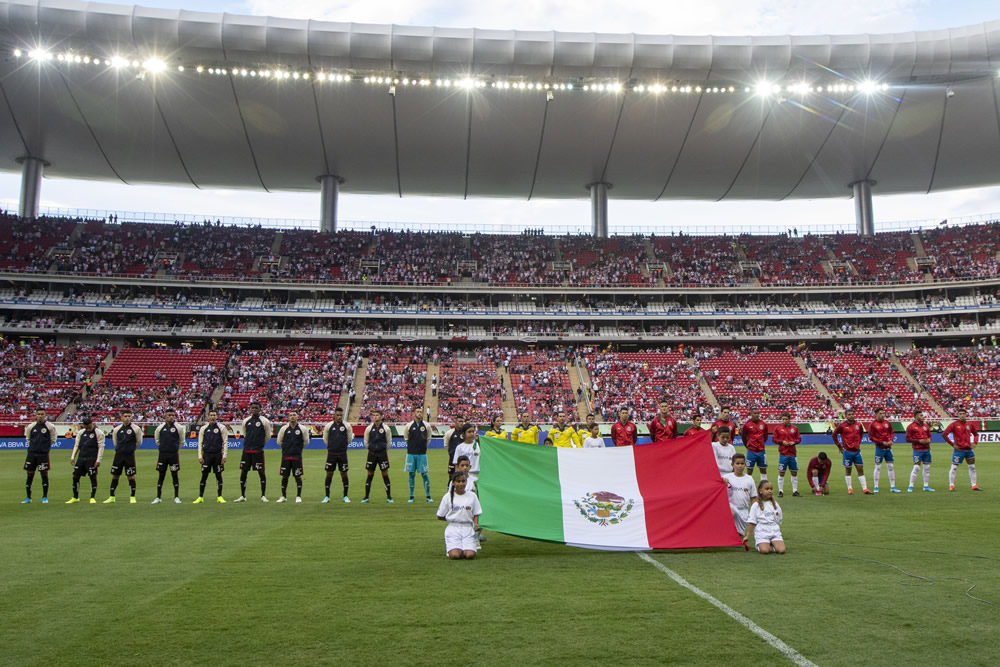 La Previa en el Akron (FOTO: Mexsport)