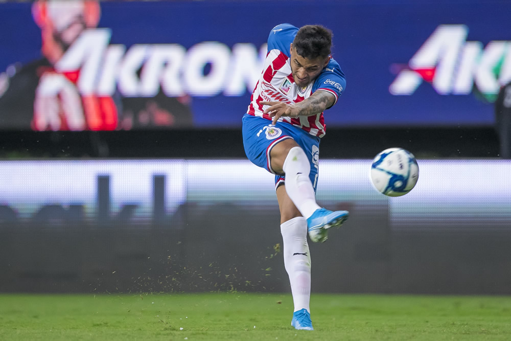 Momento del bombazo de Vega (FOTO: Mexsport)