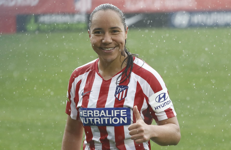 La delantera mexicana se estrenó como goleadora del equipo colchonero (FOTO: Twitter)