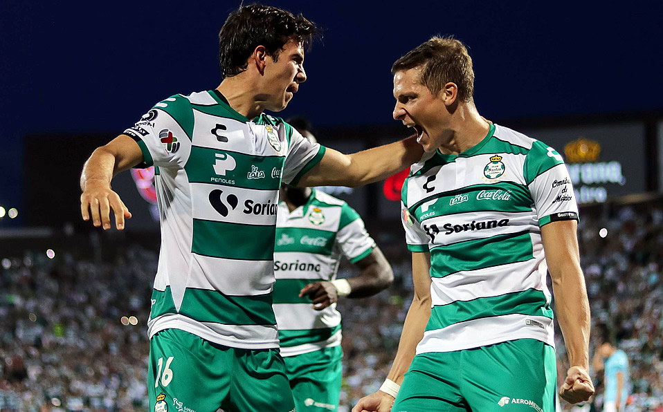 Furch celebra uno de sus dos goles. (Foto: Imago7)