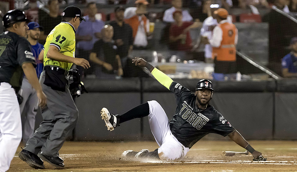 Toros de Tijuana le gana el primer juego a los Acereros