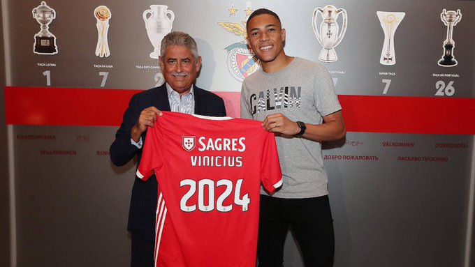 Carlos Vinícius:  Delantero que fue protegido con una cláusula de 100 millones de euros por Benfica.
