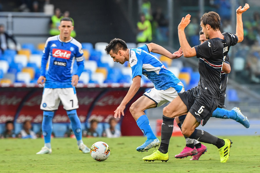 Hirving Lozano: Rompió el mercado al costar 42 mde y ser el fichaje más caro en la historia del Napoli. (Foto: AFP)