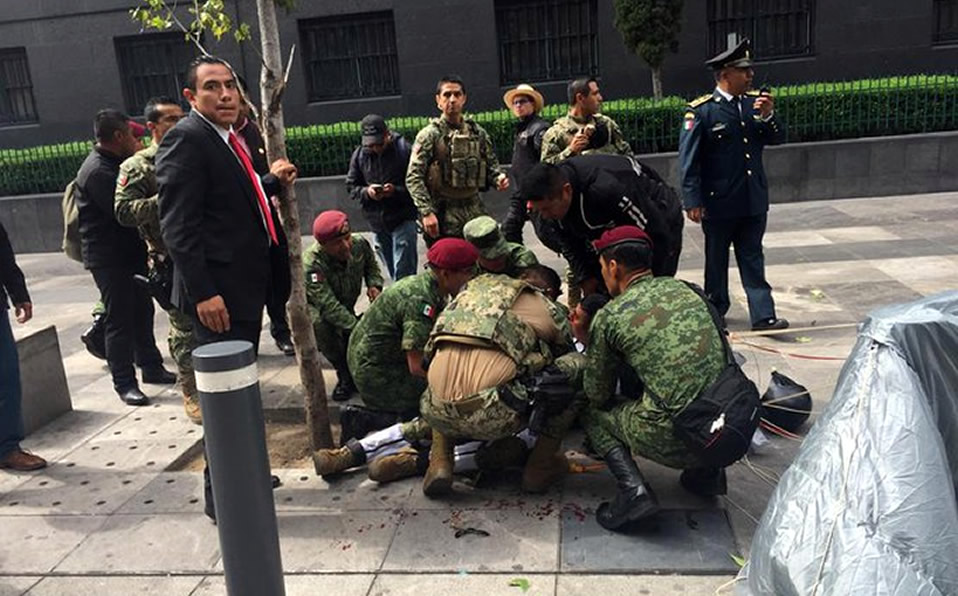 El paracaidista se llama Valente Mateo Hernández. (@StefyOchoa)