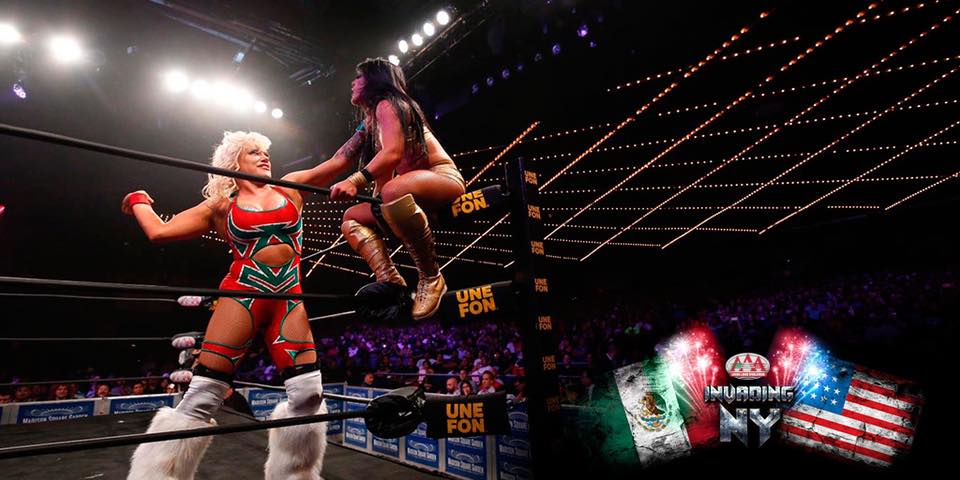 Taya y Tessa lucharon por el Reina de Reinas.
