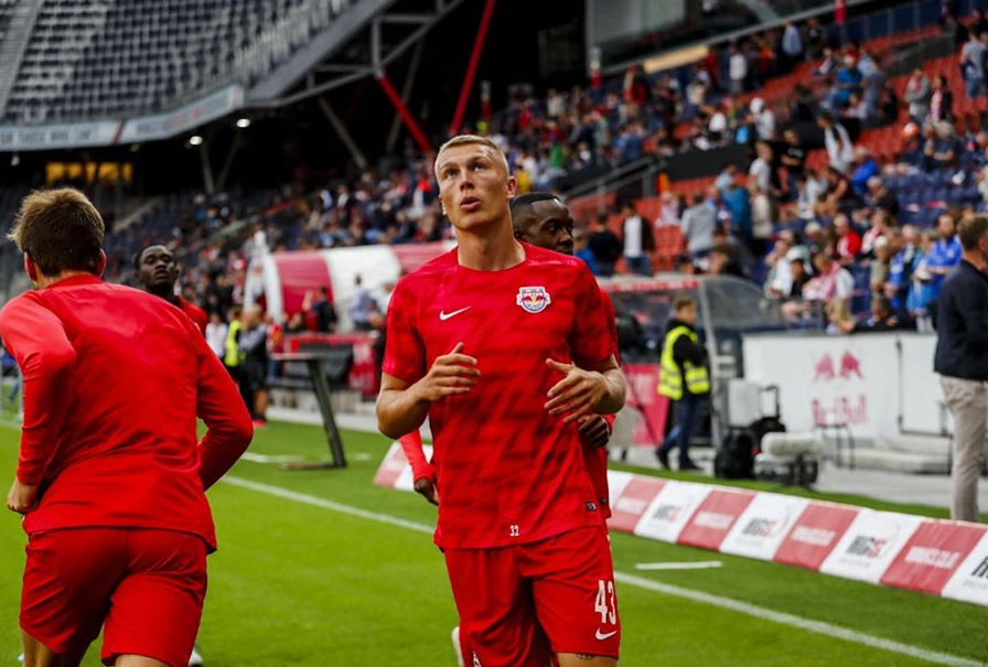 Rasmus Kristensen: Fue contratado por Salzburgo y llega procedente del Ajax.