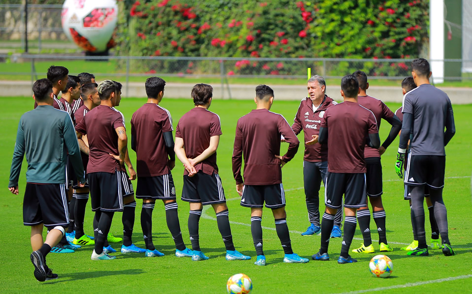 Martino trabaja de cara al debut de México en la Liga de las Naciones. (Foto: Imago7)