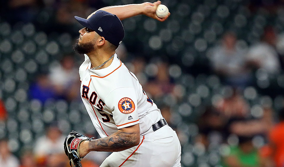 Roberto Osuna es el pitcher más joven en llegar a 150 salvamentos en M