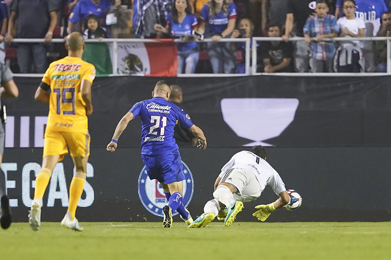 La definición del Cabecita Rodríguez para el 2-0 momentáneo. (Foto: Imago7)