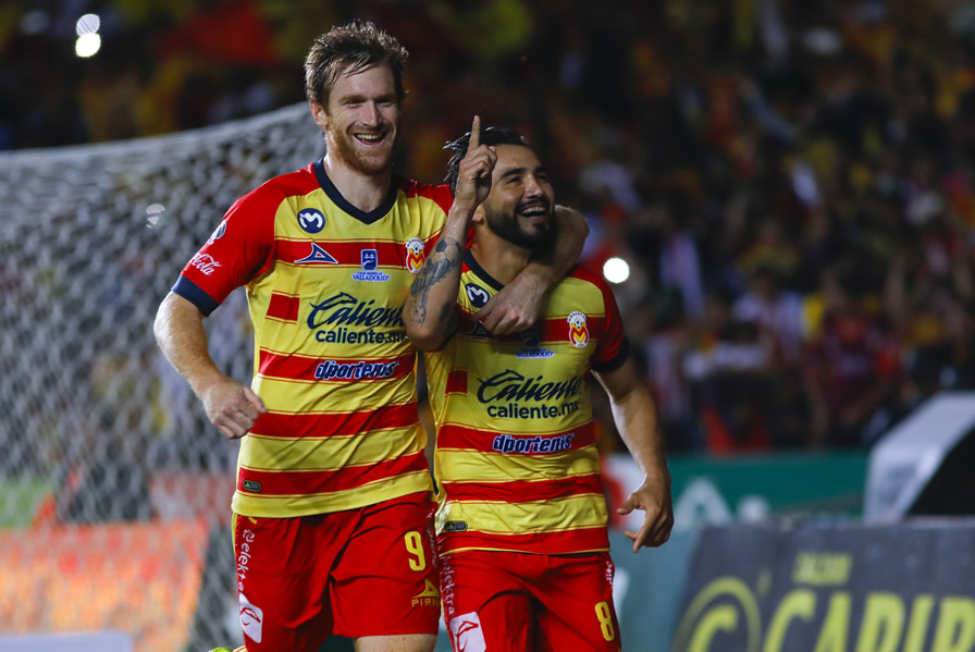 Mario Osuna marcó el gol del Morelia. (Fotos: Mexsport e Imago 7)