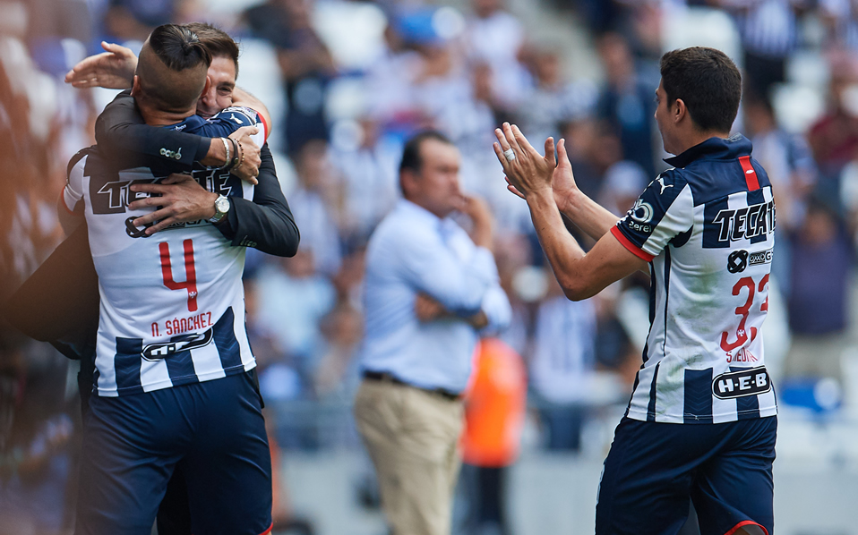 A Diego Alonso le gustó más el festejo del segundo gol que el del primero. (Foto: Mexsport)