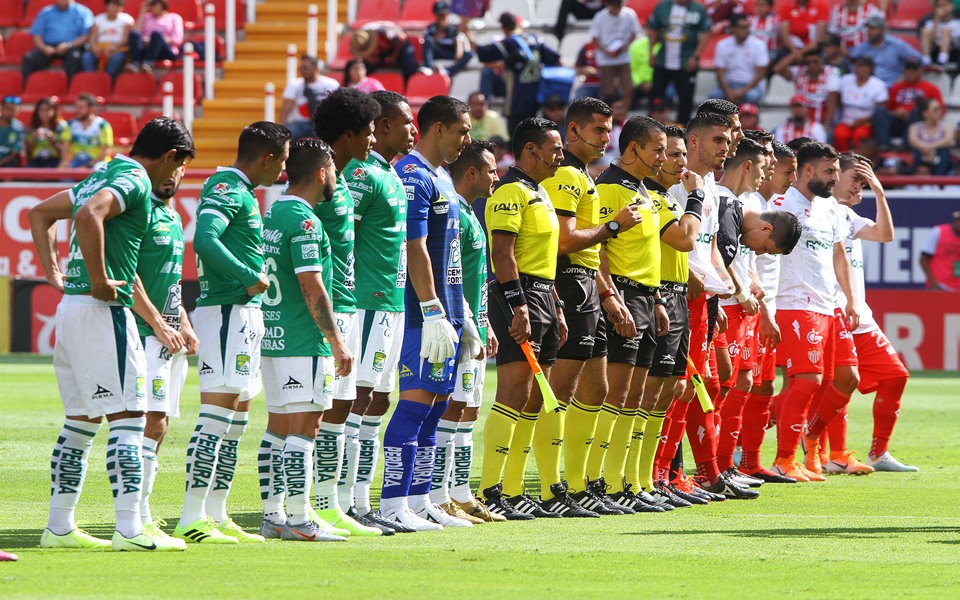 Los dos equipos brindaron espectáculo (IMAGO7)