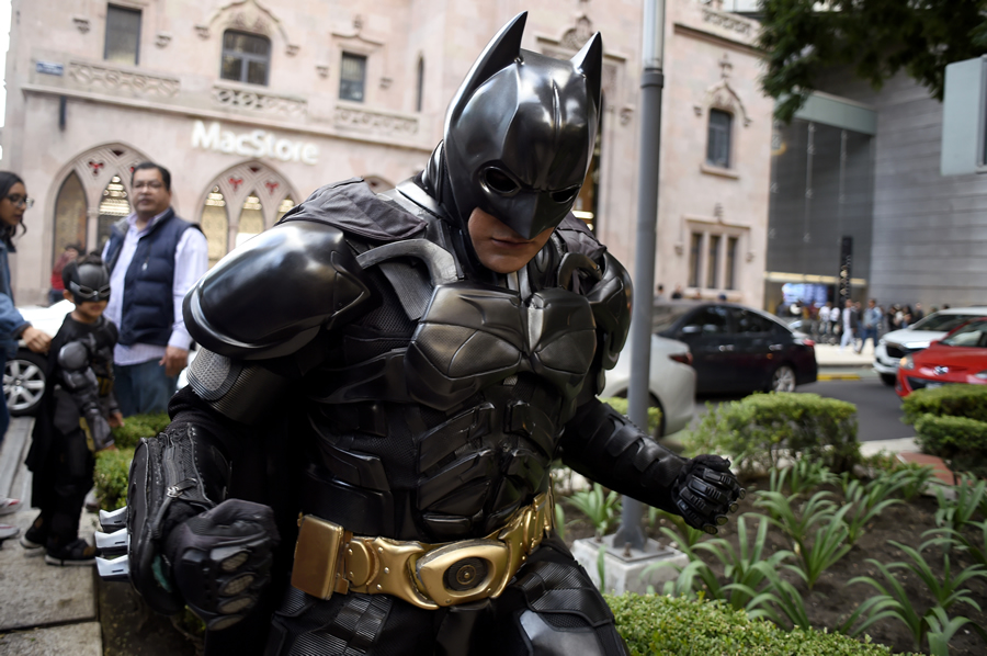 Los aficionados celebraron 80 años de Batman. (Foto: AFP)