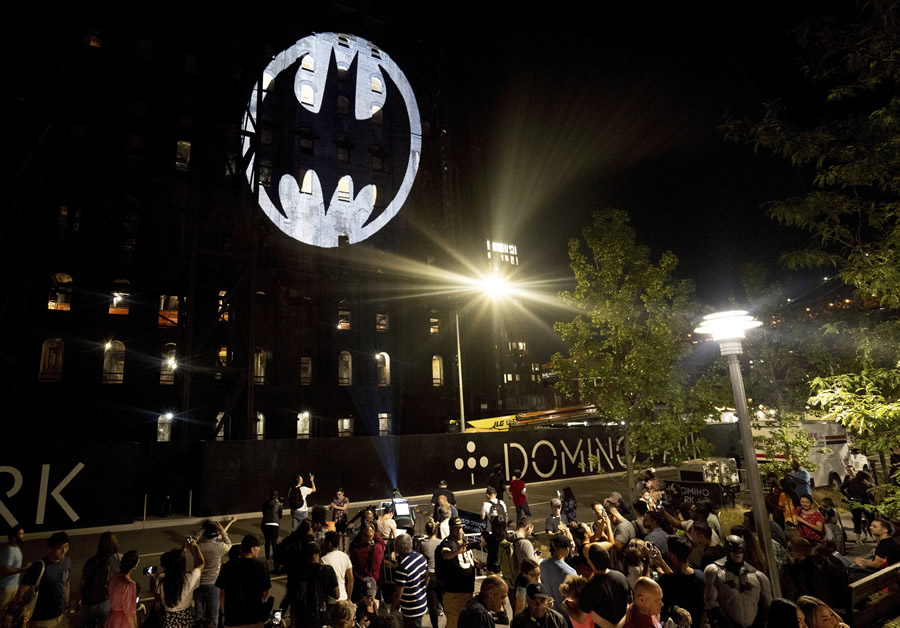 Los aficionados celebraron 80 años de Batman. (Foto: AP)