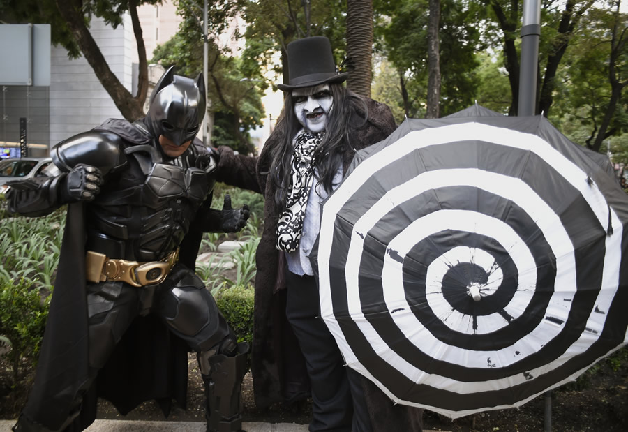 Los aficionados celebraron 80 años de Batman. (Foto: AFP)