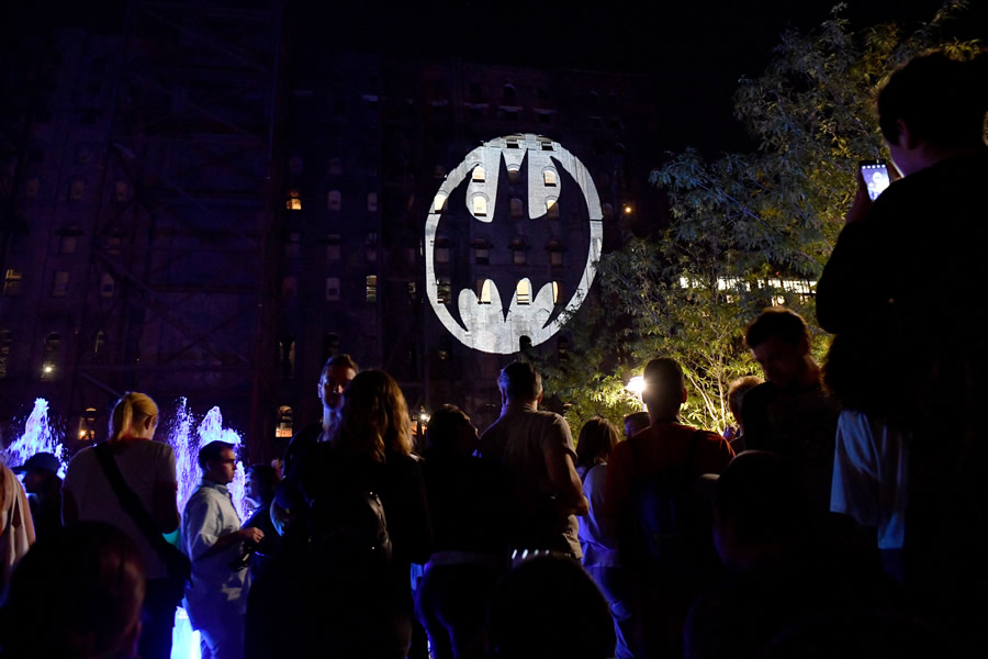 Los aficionados celebraron 80 años de Batman. (Foto: AFP)