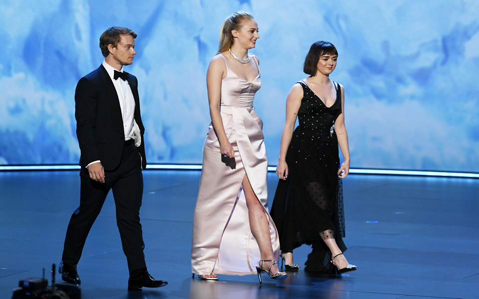Alfie Allen, Sophie Turner y Maisie Williams robaron miradas (AFP)