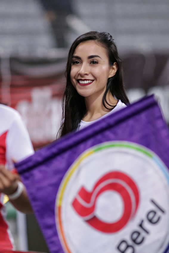 Sonrisas, miradas y figuras hermosas nos regalan las Chicas de la Jornada.