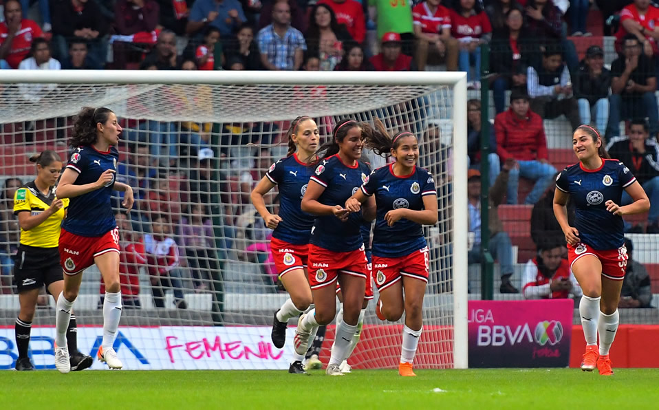 Chivas Femenil ganó en Toluca con tantos de Yashira Barrientos y Diana Rodríguez. (Imago7)