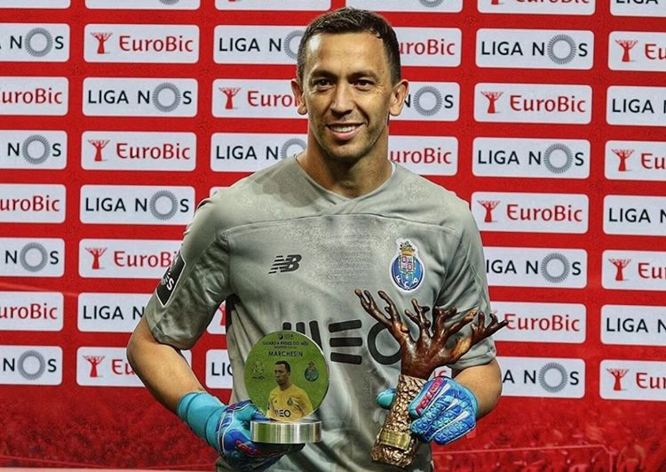 Marche posó con los premios recibidos. (Foto: @marchesin1)