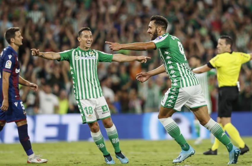 Guardado, Lainez  y el Betis festejaron la victoria. Foto: LaLiga