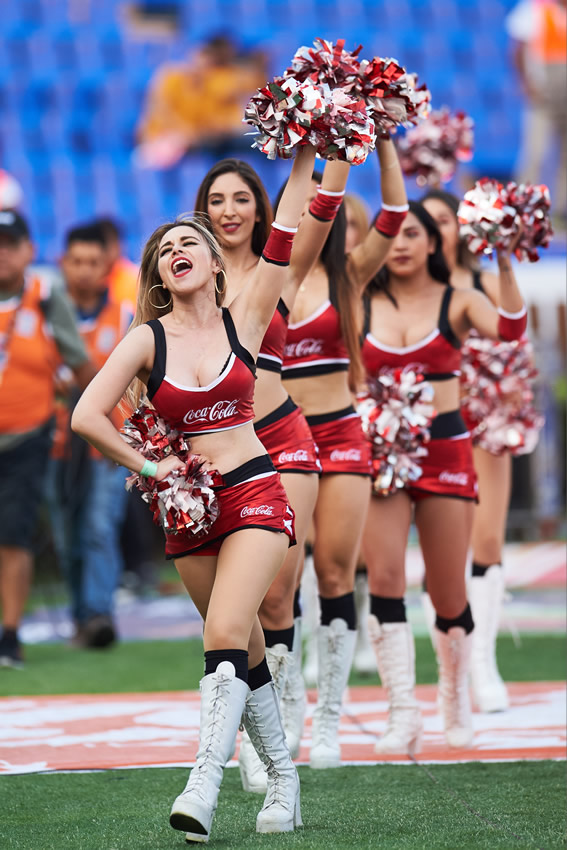 Las miradas que matan, sonrisas que enamoran y porras que alientan están en Las Chicas de la Jornada 11.