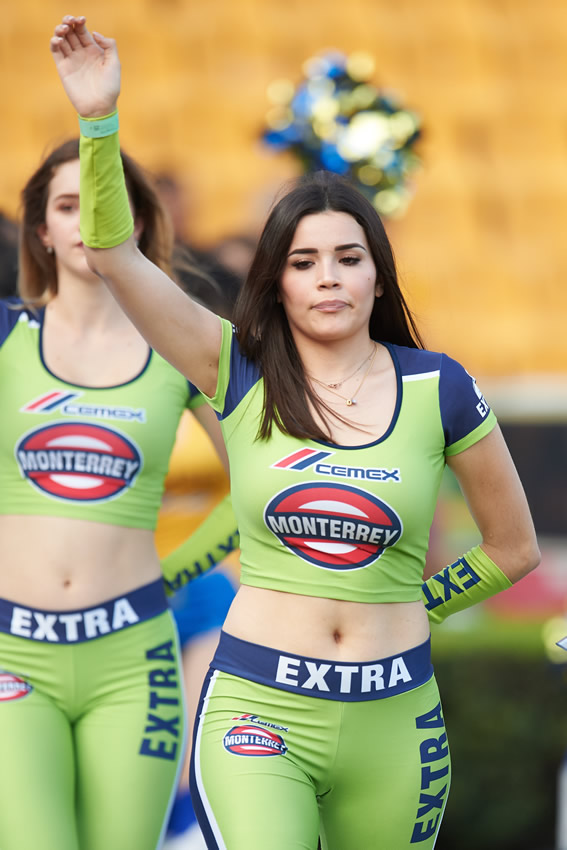 Las miradas que matan, sonrisas que enamoran y porras que alientan están en Las Chicas de la Jornada 11.