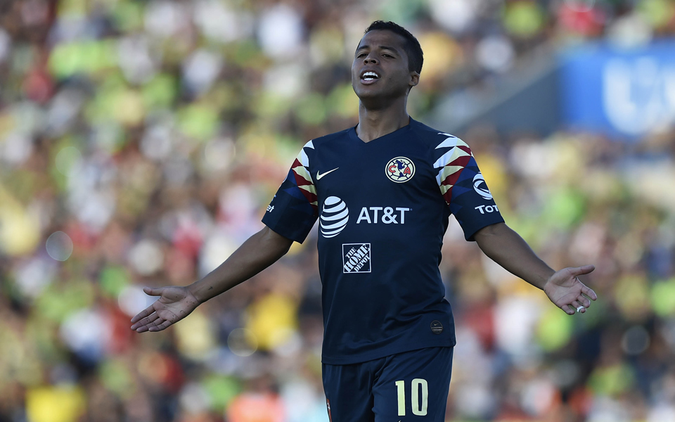 Giovani Dos Santos se lamenta tras una falla (IMAGO7)