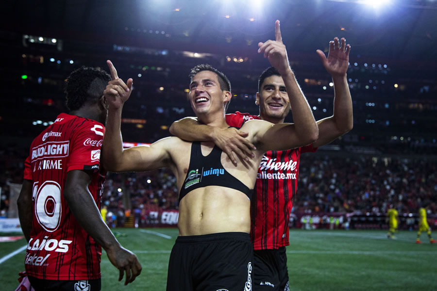 Mauro Alberto Lainez puso el 3-2 definitivo del partido. (Foto: Imago 7)