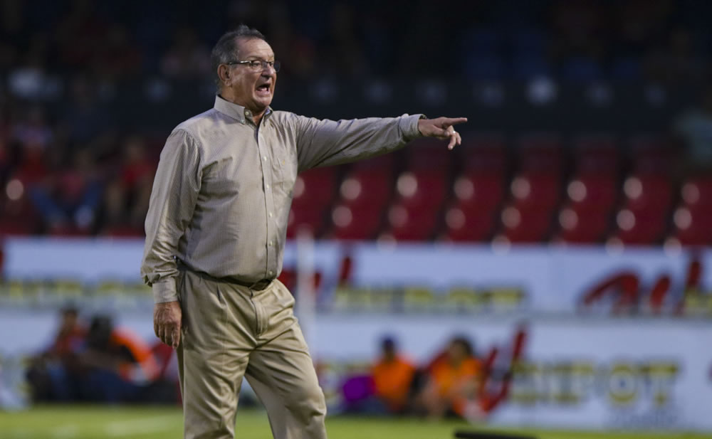 Enrique Meza renunció al Veracruz en la Jornada 7 (Imago 7)