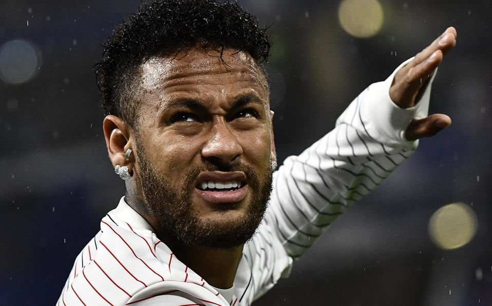 Neymar no asistió, mandó a sus abogados. (AFP)