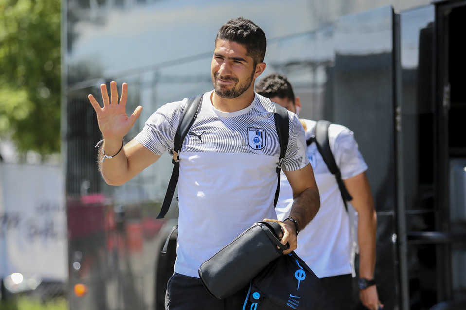 El ahora defensor de Gallos reveló que el DT ex del Rebaño no fue leal cuando se dio su salida de Guadalajara