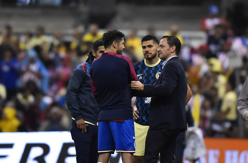 Oribe no fue bien recibido en el Azteca por parte de la afición. Foto: Imago7