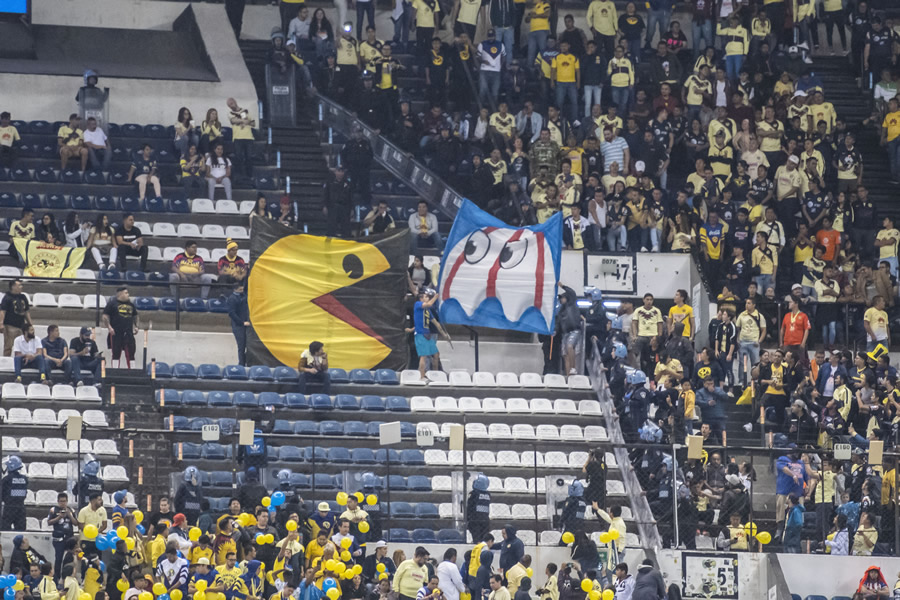 Y las burlas aparecieron en la tribuna. (Foto: Mexsport)