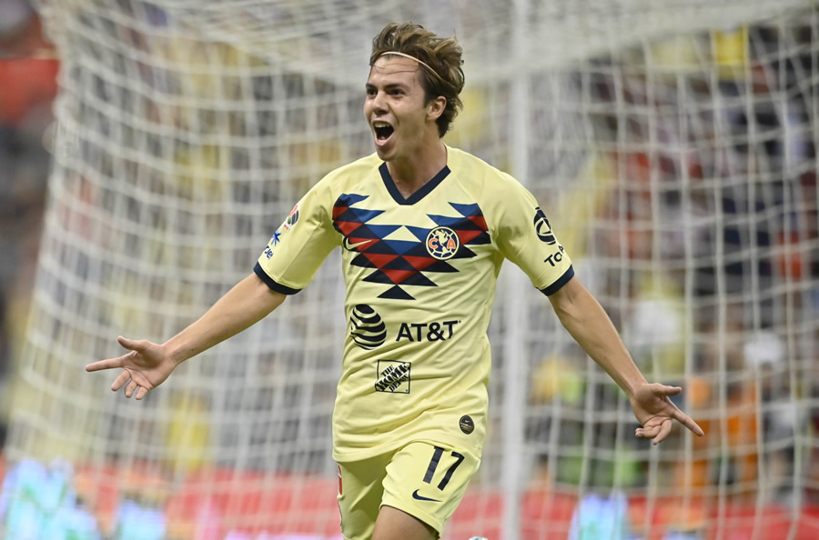 Córdova tras marcar su primer gol. (Foto: Imago 7)