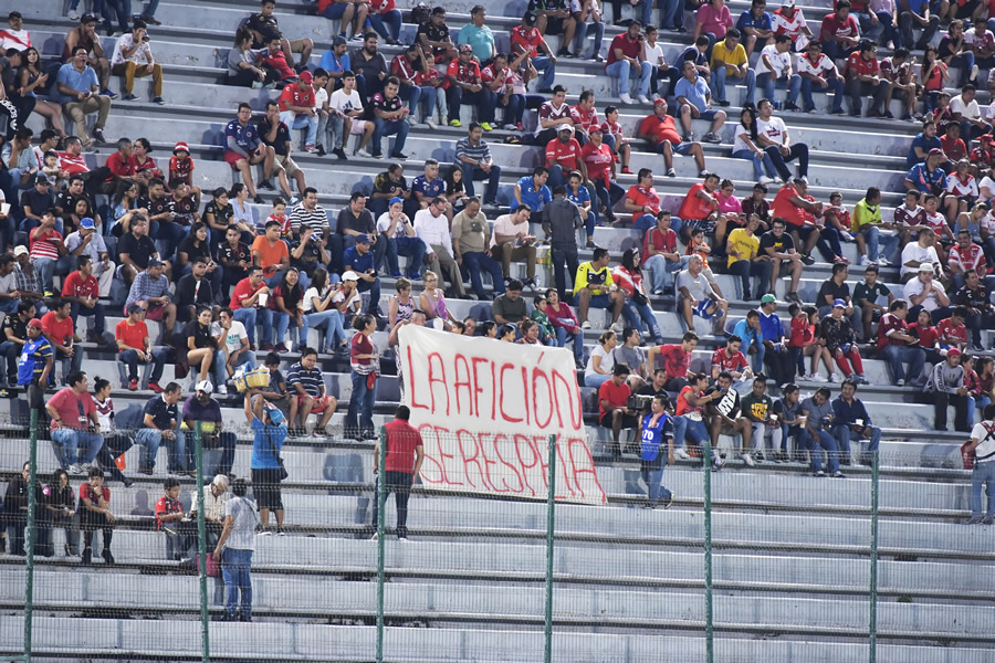 Protestas en el Pirata Fuente. (Foto: Mexsport)