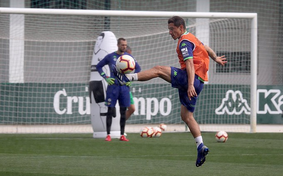 Guardado extendería contrato con el Betis hasta 2022. (Foto: Real Betis Balompié)