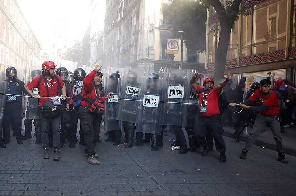 Así fueron las manifestaciones del 51 aniversario del Movimiento Estudiantil de 1968. Foto: Notimex