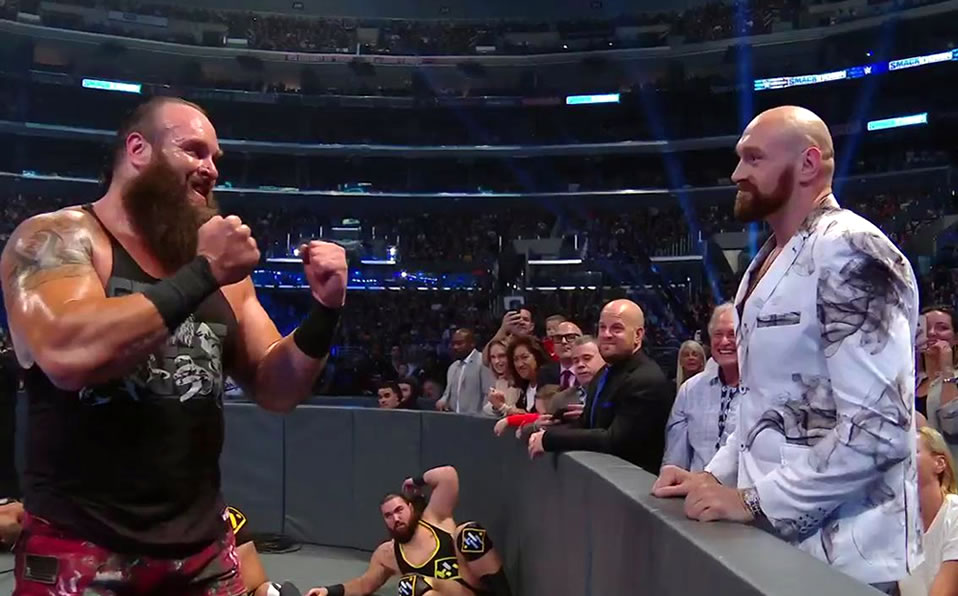 Braun Strowman y Tyson Fury estuvieron cara a cara por algunos segundos. (WWE)
