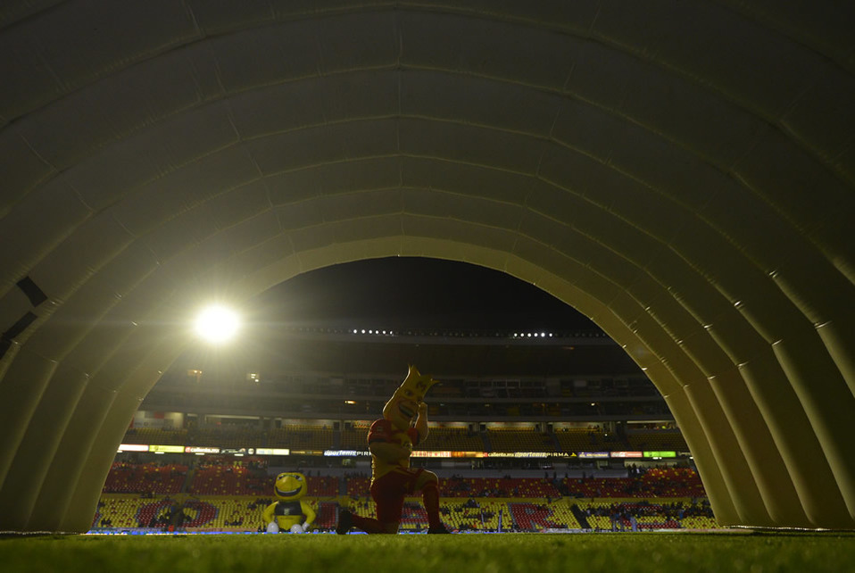La cancha parecía esperar una noche de gloria para su equipo (FOTO: Imago7)