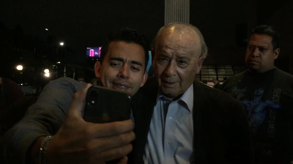 Cruz Azul: Aficionados le piden "Huevos" a Billy Álvarez