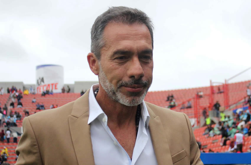 Gustavo Matosas es blanco de las burlas en Costa Rica. Foto: Imago7
