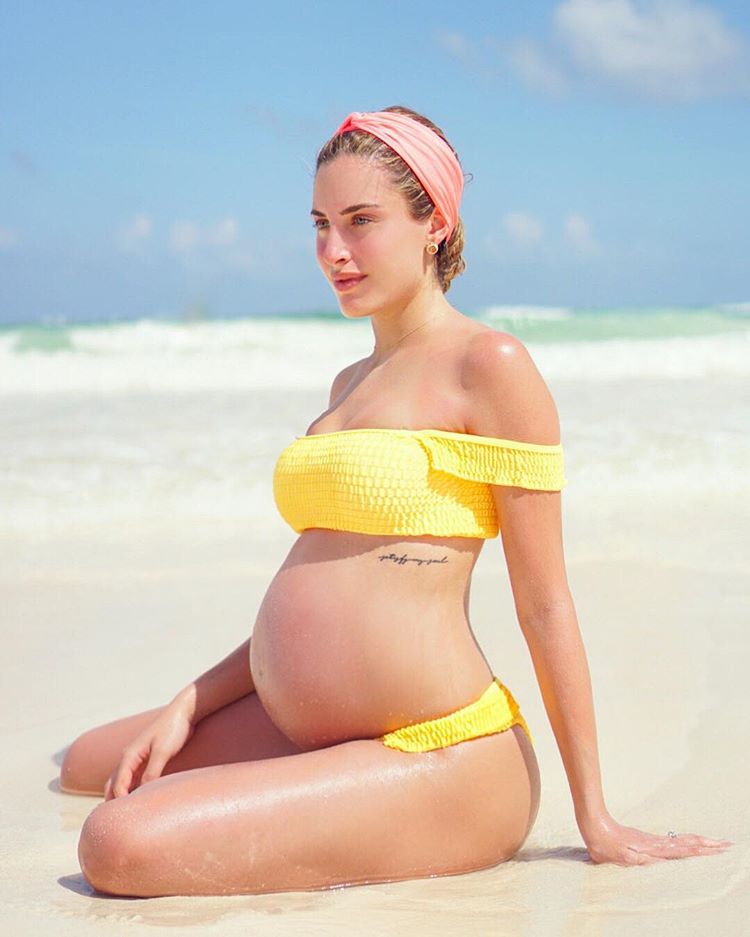 Modelo, mama y esposa, Ale prepara el lanzamiento de su propia marca de cuidados para la piel. (ale_sada)