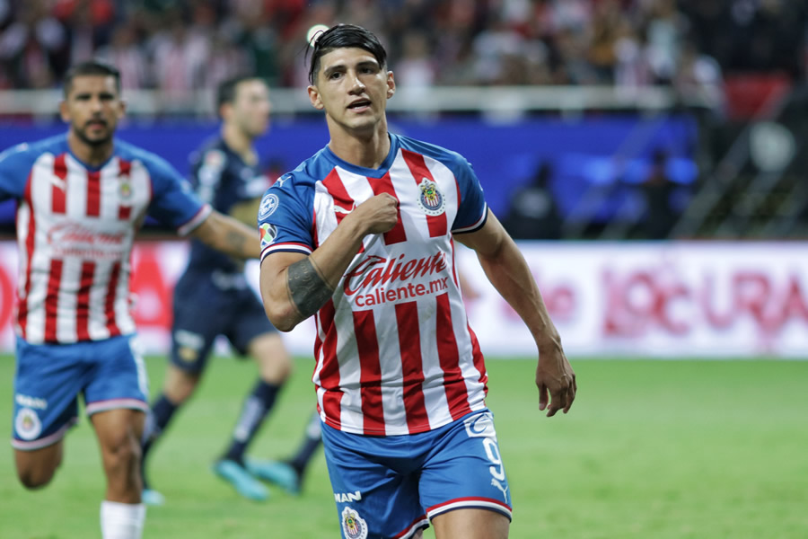 Alan Pulido había adelantado al Rebaño al 37. (Fotos: Imago 7 y Mexsport)