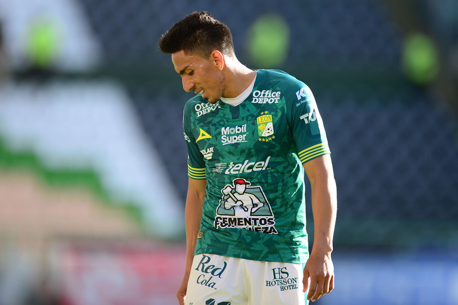 Ángel Mena tuvo uno de sus peores juegos. (Fotos: Mexsport e Imago 7)